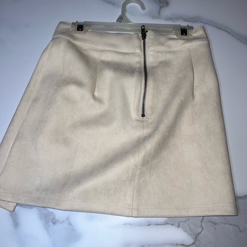 Cream suede skirt! So cute and trendy!